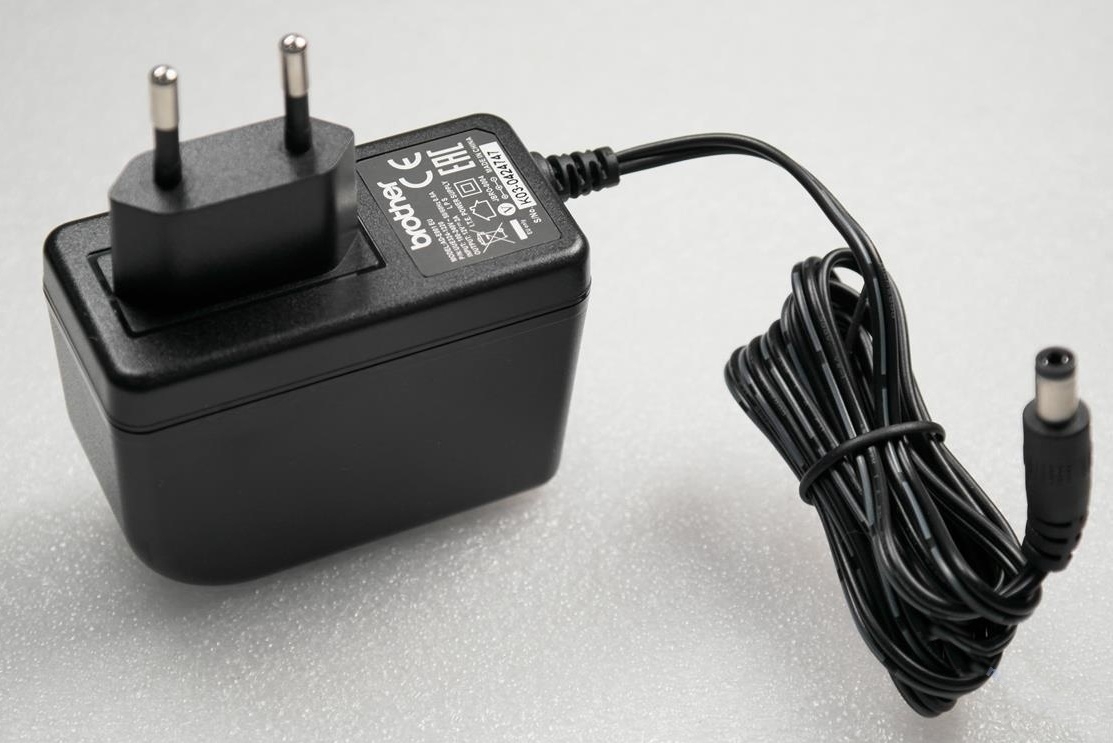 Adapter f/ür Stromanschluss an das Beschriftungsger/ät PT 1250 Netzadapter f/ür Brother P-Touch 1250